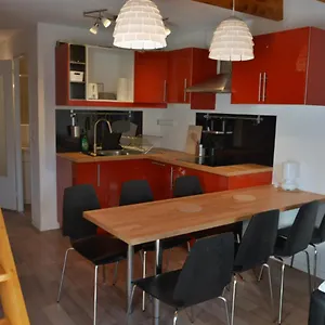 5 Pièces à Appartement